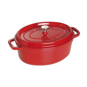Cocotte ovale Staub 29 cm cerise en fonte émaillée