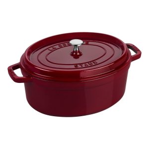 Cocotte ovale Staub 31 cm bordeaux en fonte émaillée