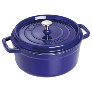 Cocotte ronde Staub 26 cm bleu intense en fonte émaillée